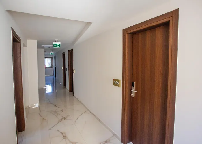 Kavala & Otel Nea Karvali